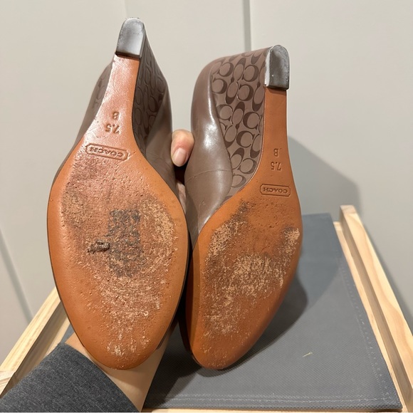 Coach wedges size 7.5 - Picture 4 of 5